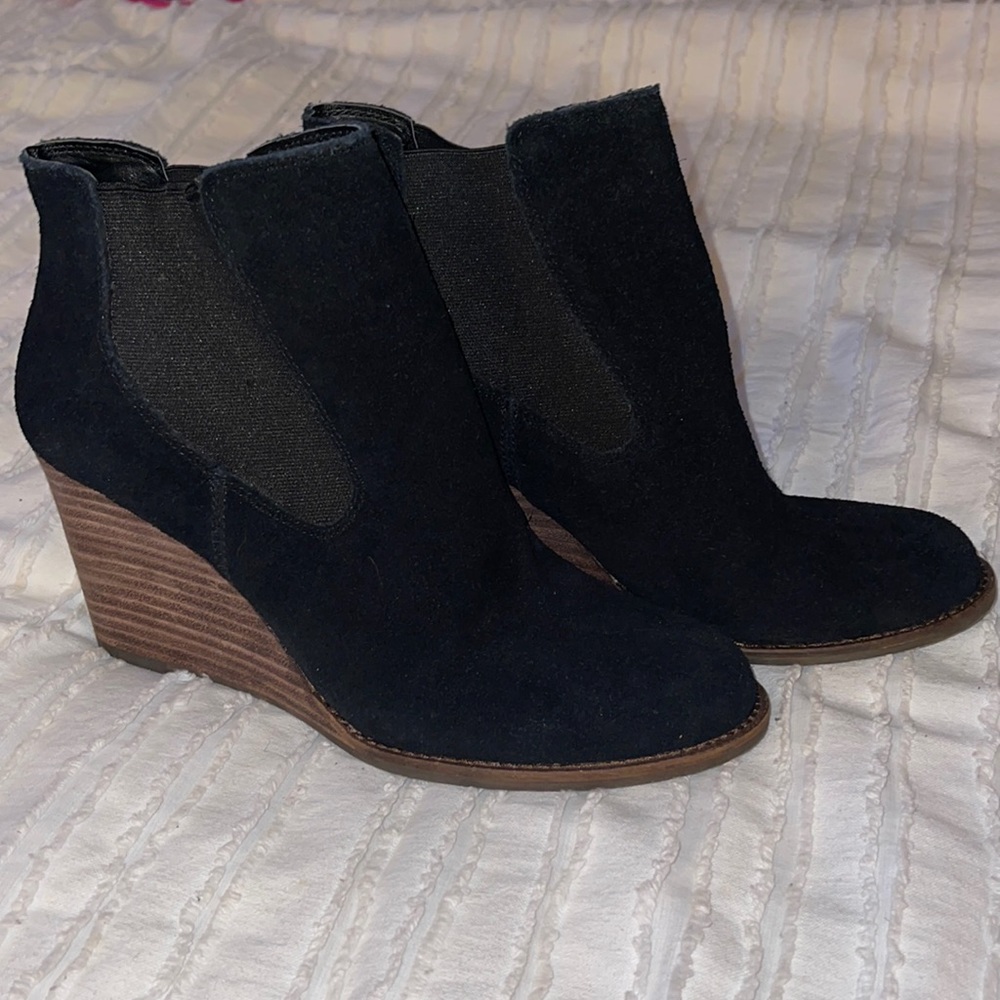 NWOT Lucky Brand Suede Wedge Ankle Bootie